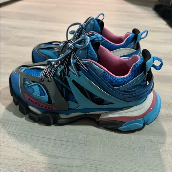 Balenciaga Sneakers in Blue and Pink - Picture 3 of 8
